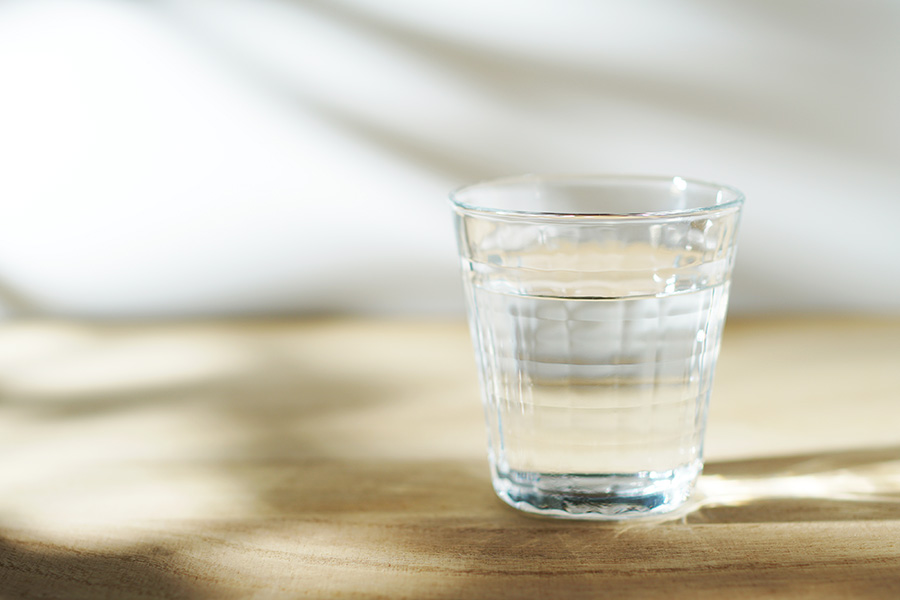 水